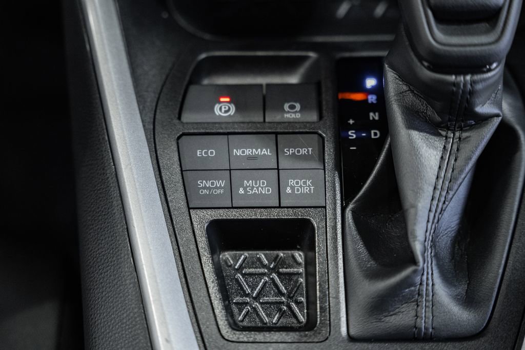 Used 2025 Toyota RAV4 LE image 20