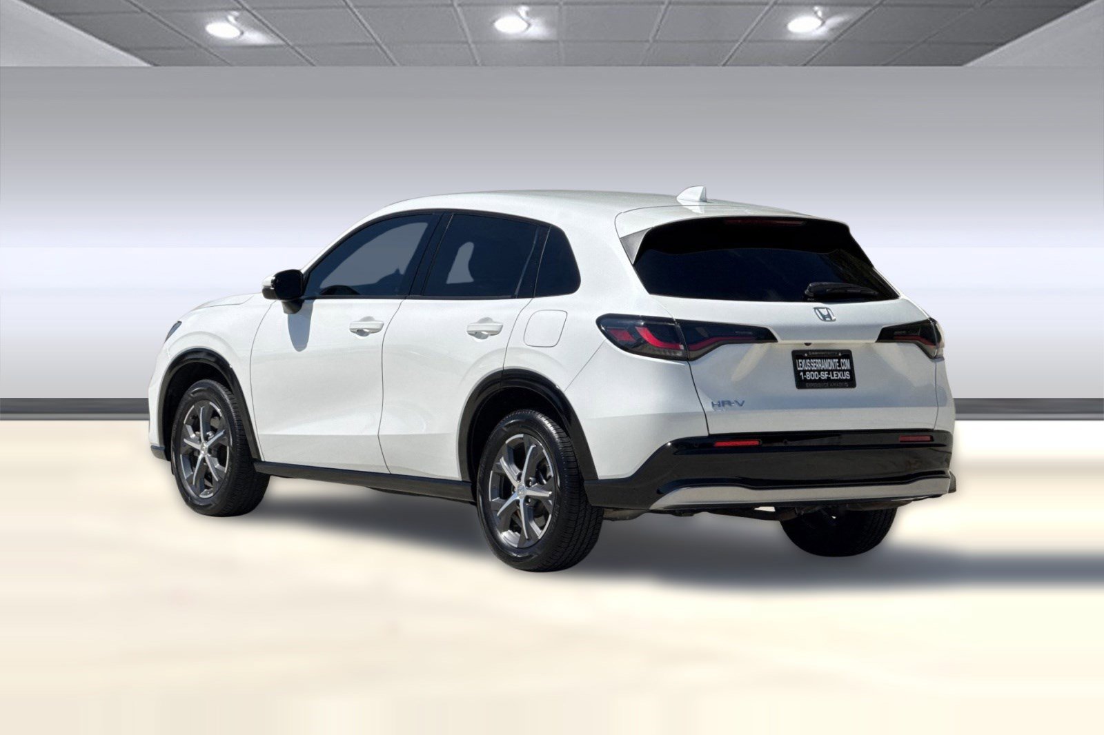 Used 2023 Honda HR-V EX-L image 3