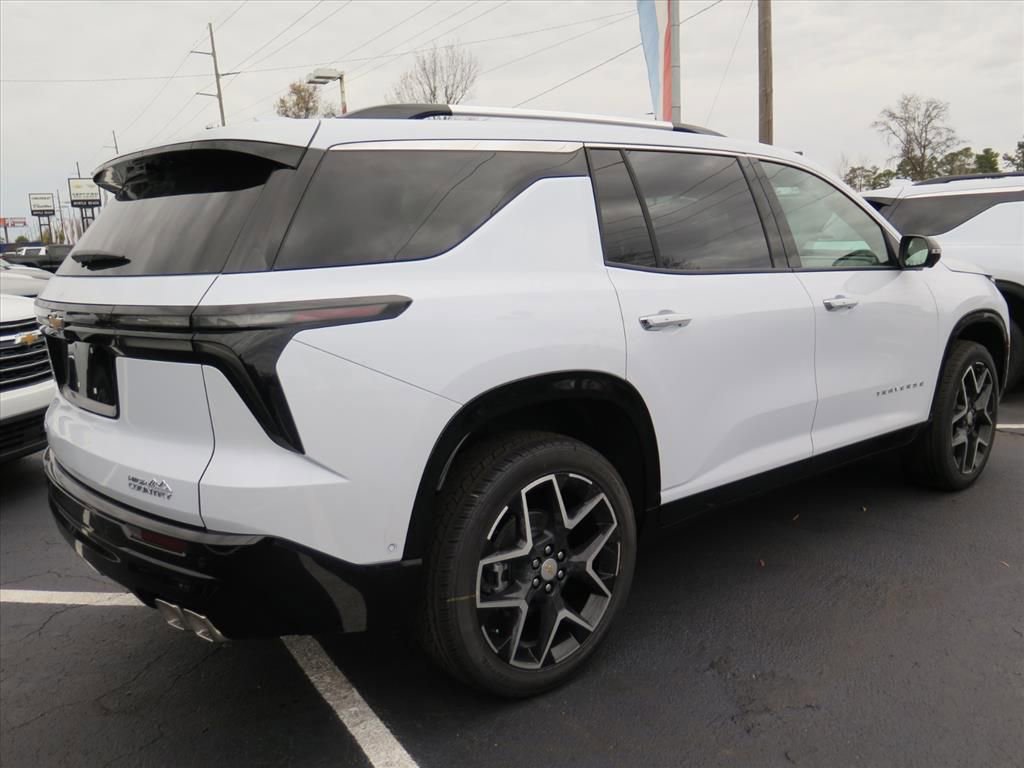 New 2026 Chevrolet Traverse High Country image 3