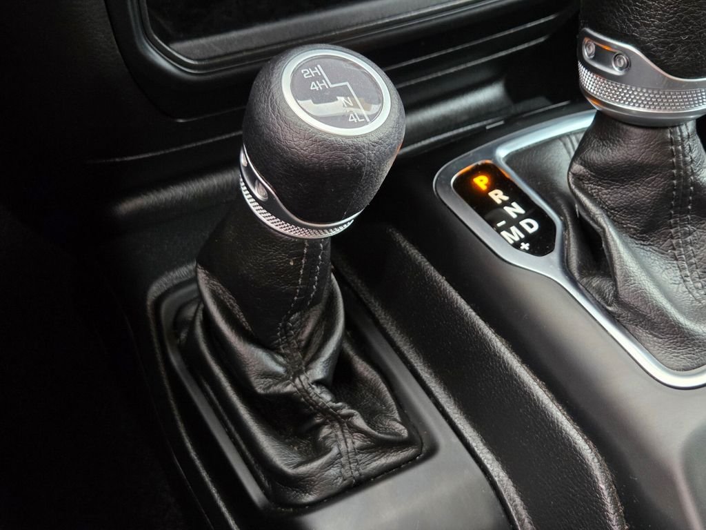 Used 2022 Jeep Wrangler Unlimited Sport AWD/4WD image 33