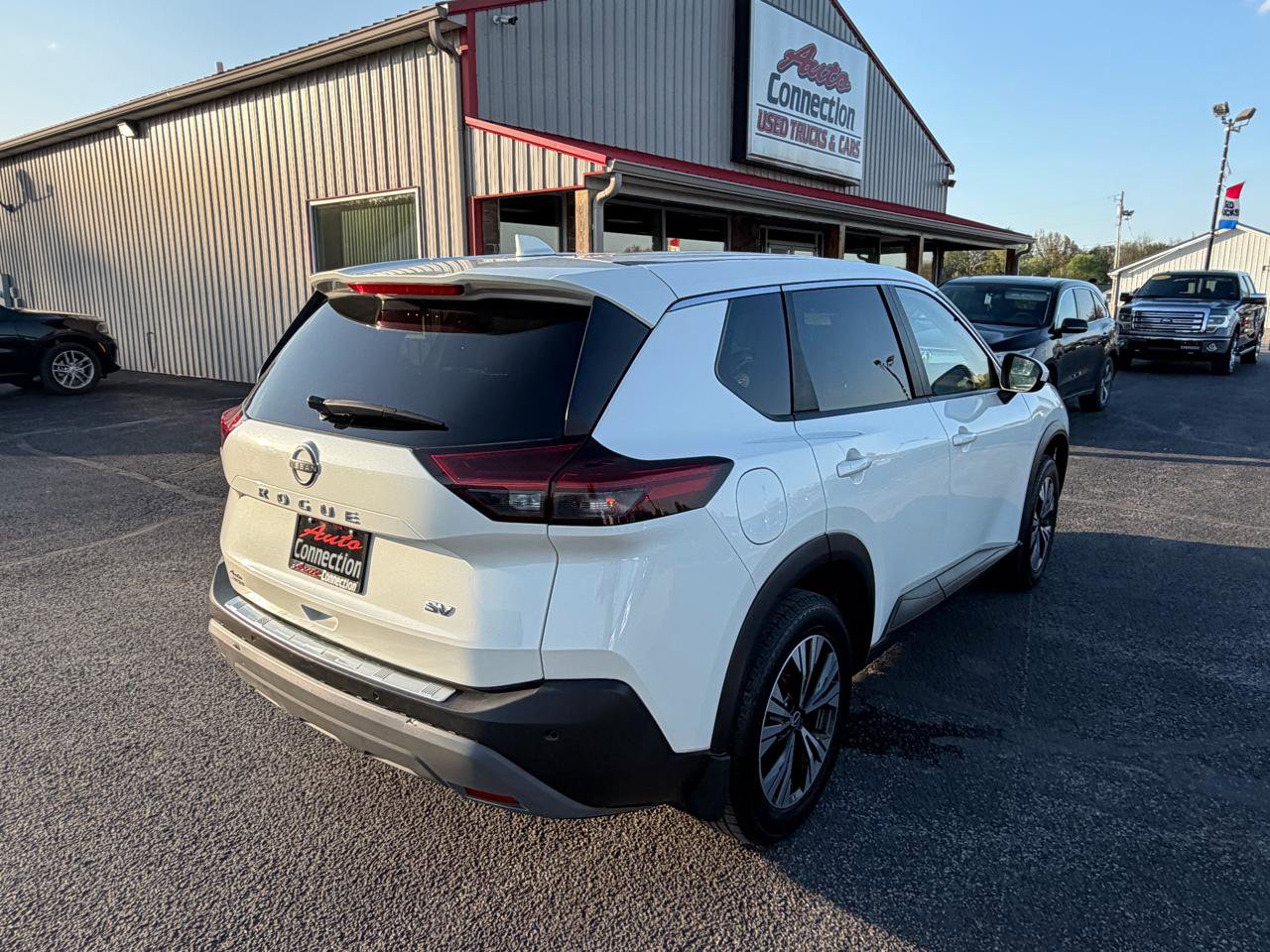 Used 2023 Nissan Rogue SV FWD image 4