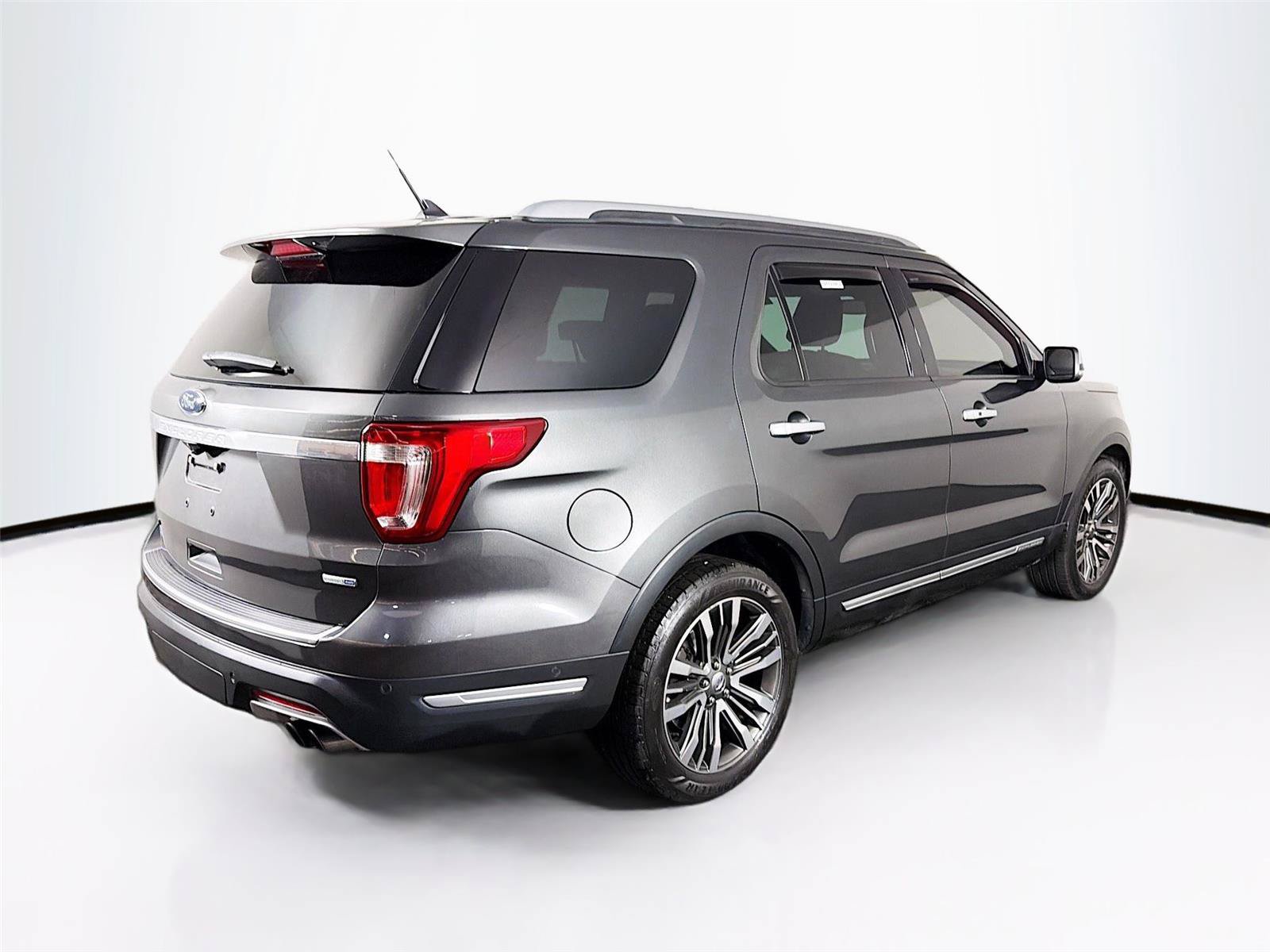 Used 2018 Ford Explorer Platinum AWD/4WD image 11