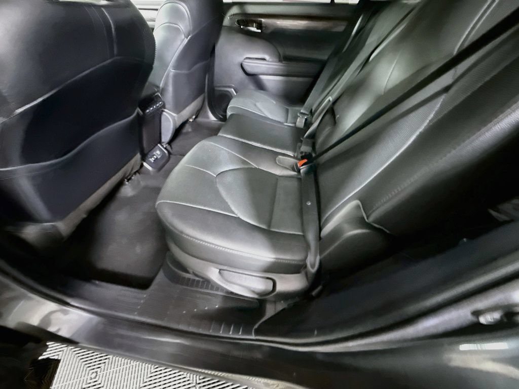 Certified 2021 Toyota Highlander Limited AWD/4WD image 30