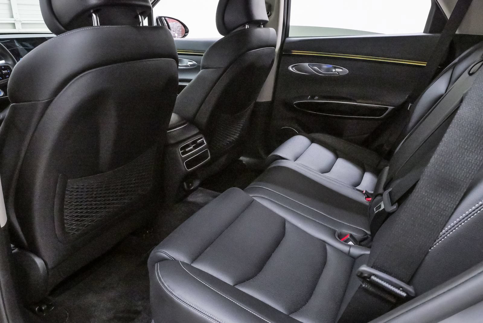 Certified 2026 Genesis GV70 2.5T AWD/4WD image 10