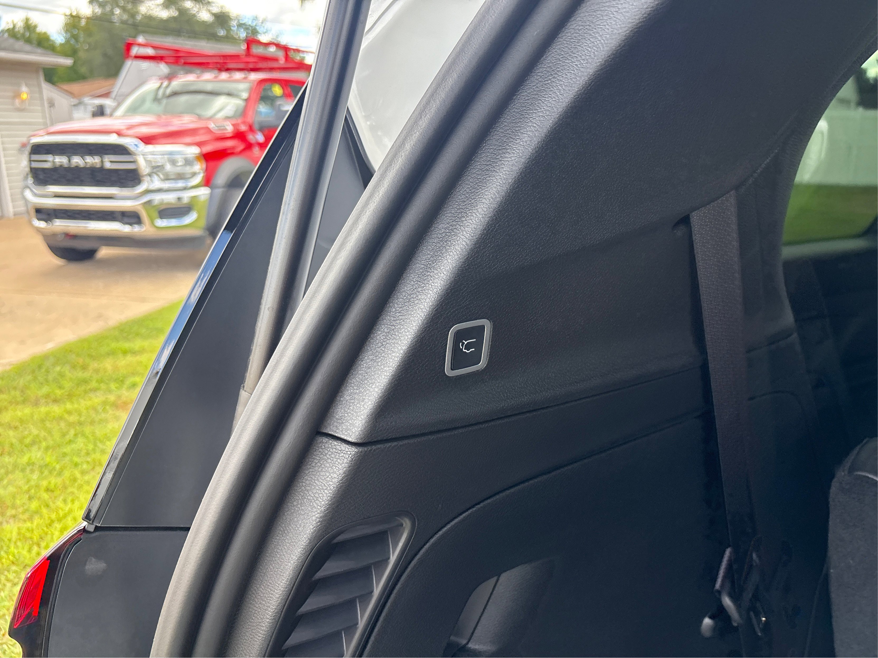 New 2026 Chrysler Pacifica Select image 21