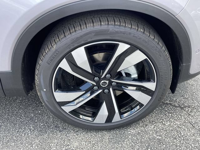 New 2026 Volvo XC40 B5 Plus w/ Climate Package AWD/4WD image 11