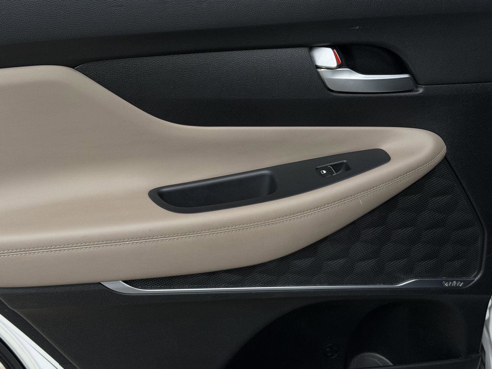 Used 2020 Hyundai Santa Fe SEL w/ Convenience + Premium Package image 9