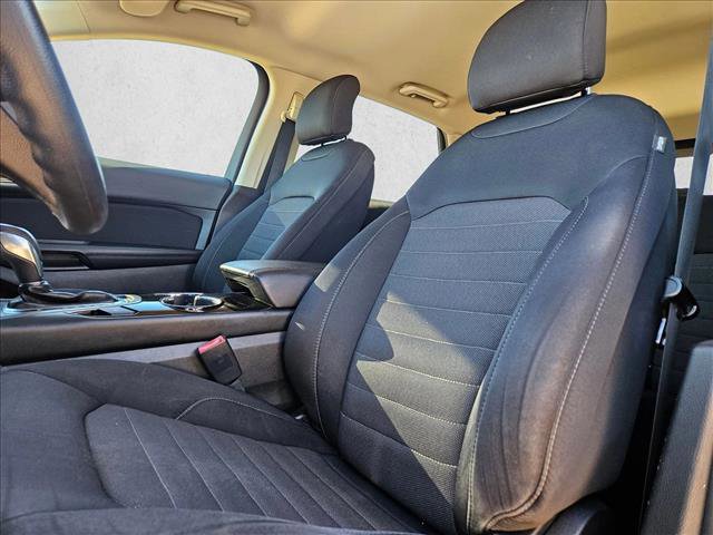 Used 2015 Ford Edge SE image 10