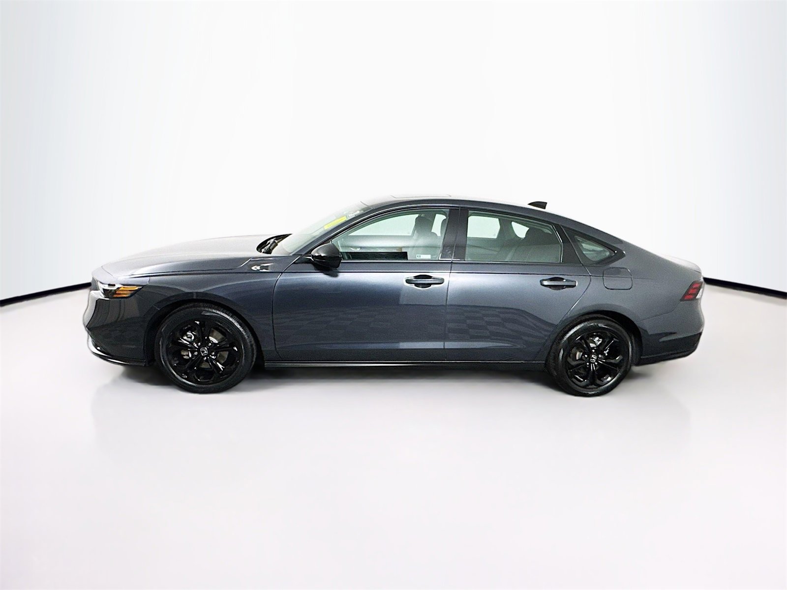 Used 2025 Honda Accord SE image 4