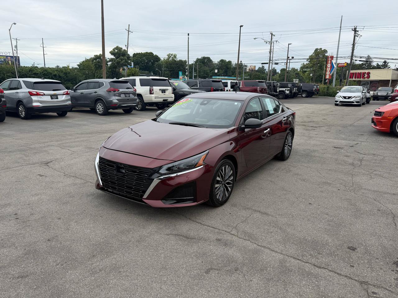 Used 2024 Nissan Altima 2.5 SV FWD image 7