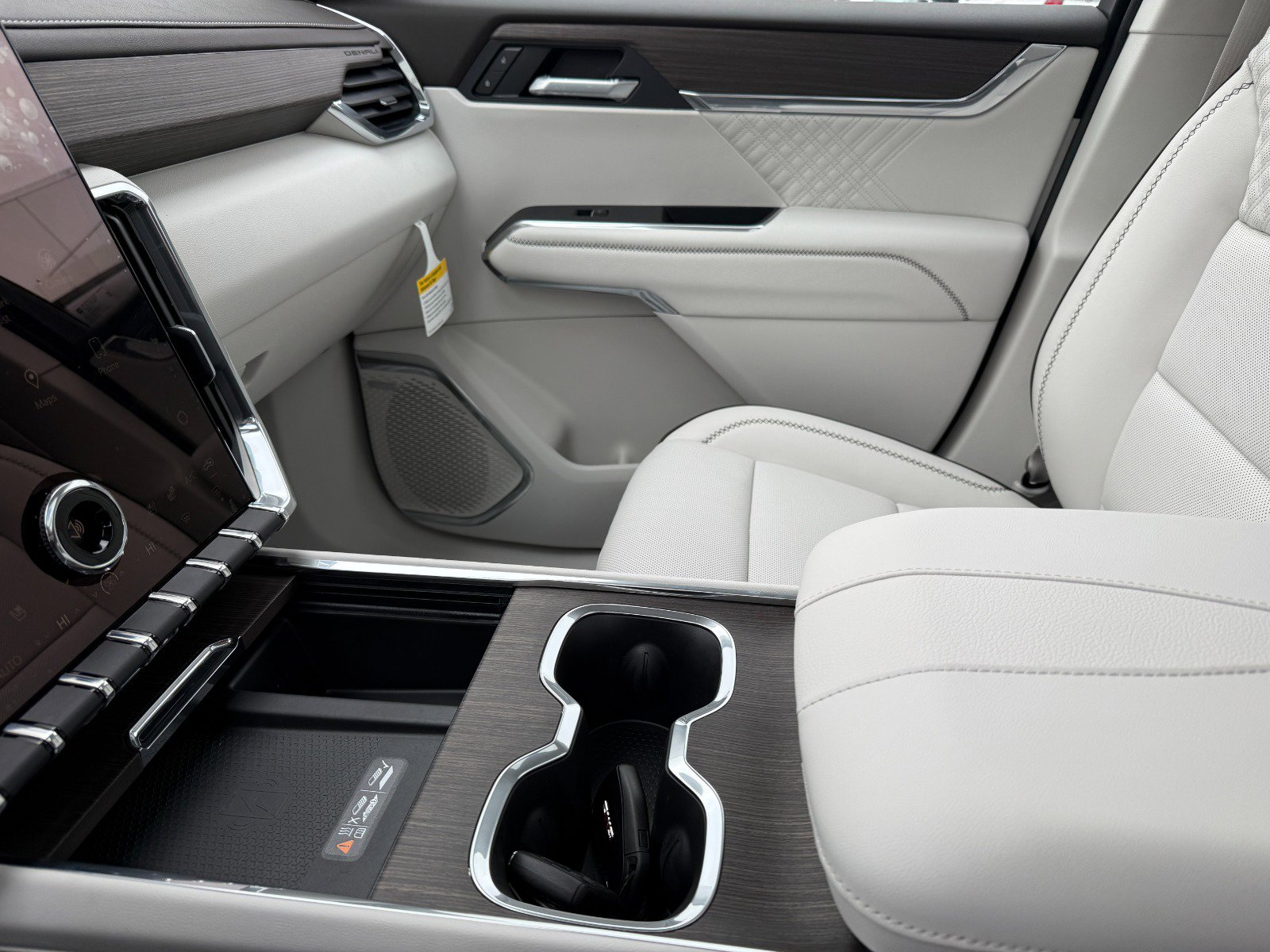 New 2026 GMC Acadia Denali w/ Super Cruise Package image 36