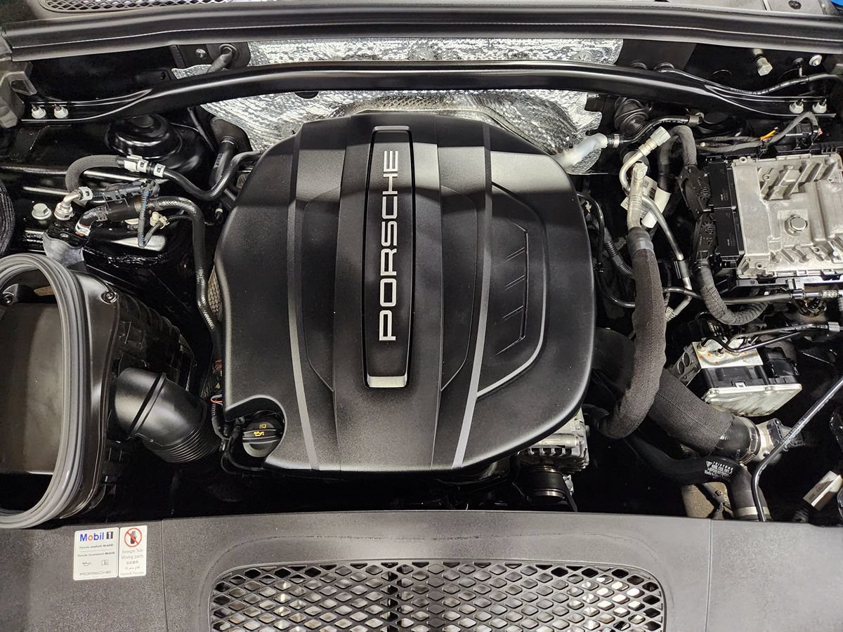 Used 2020 Porsche Macan AWD/4WD image 53
