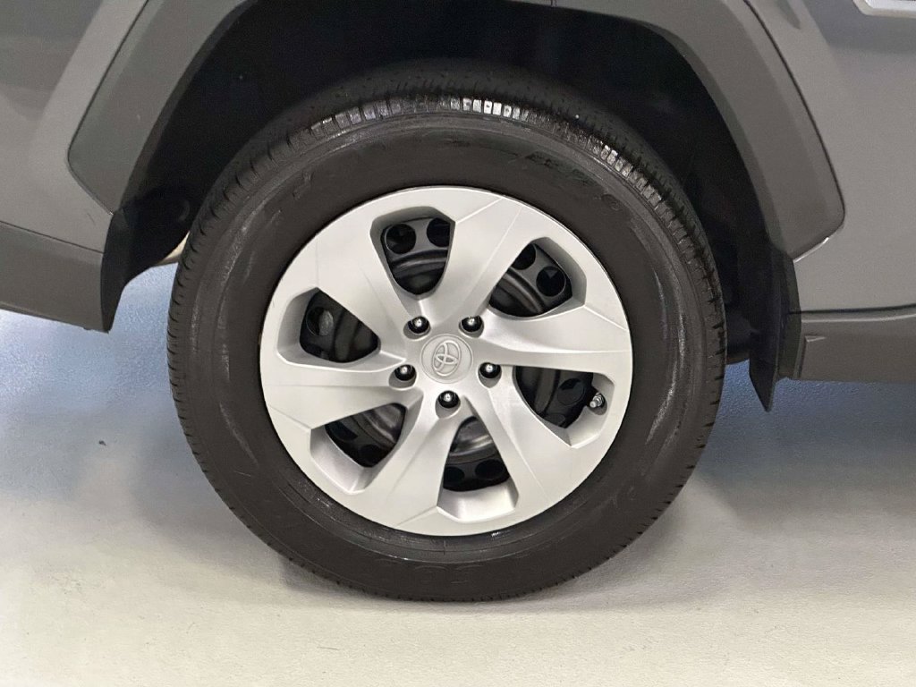 Used 2023 Toyota RAV4 LE AWD/4WD image 7