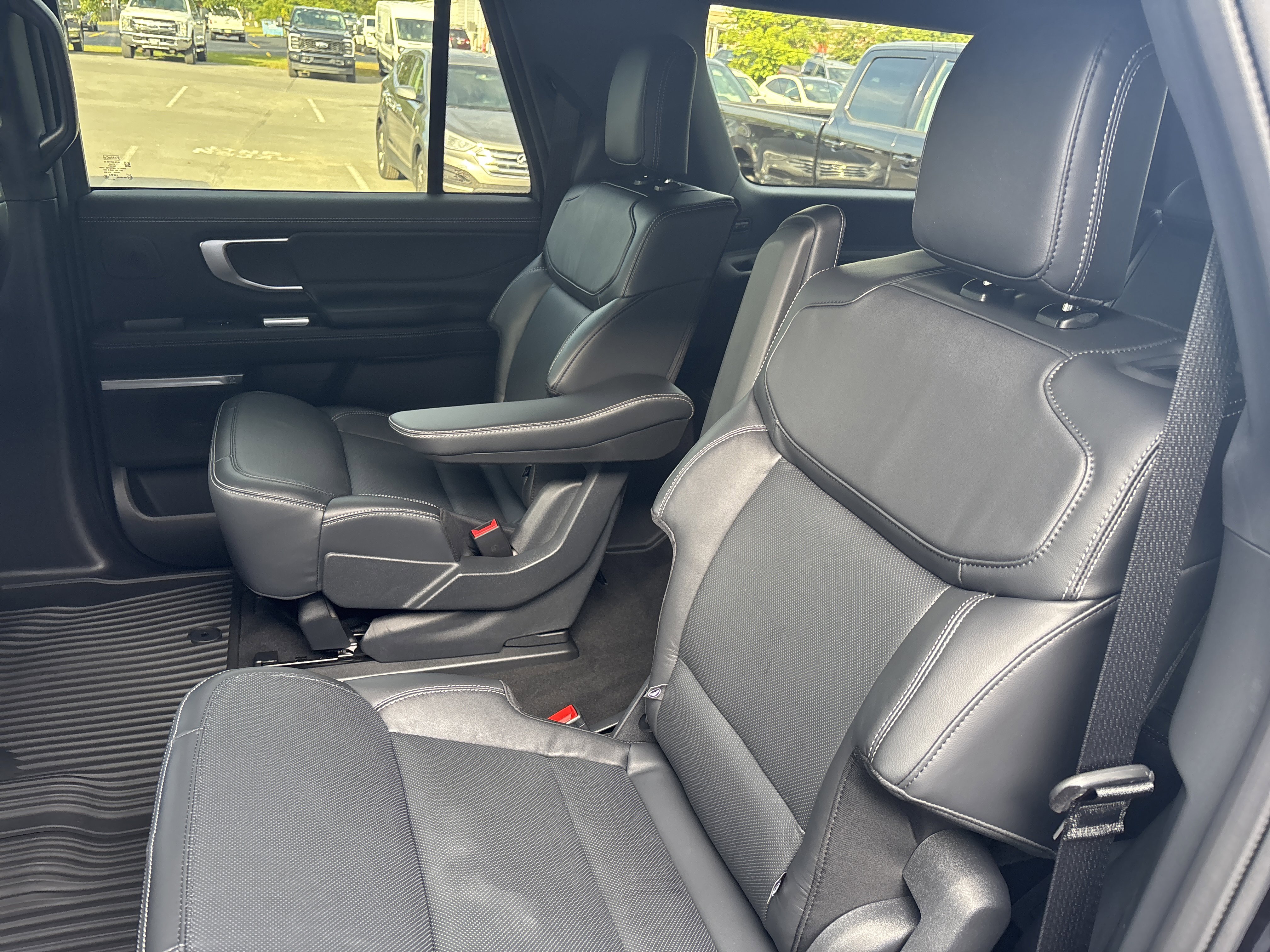 New 2025 Ford Expedition Max Platinum image 13