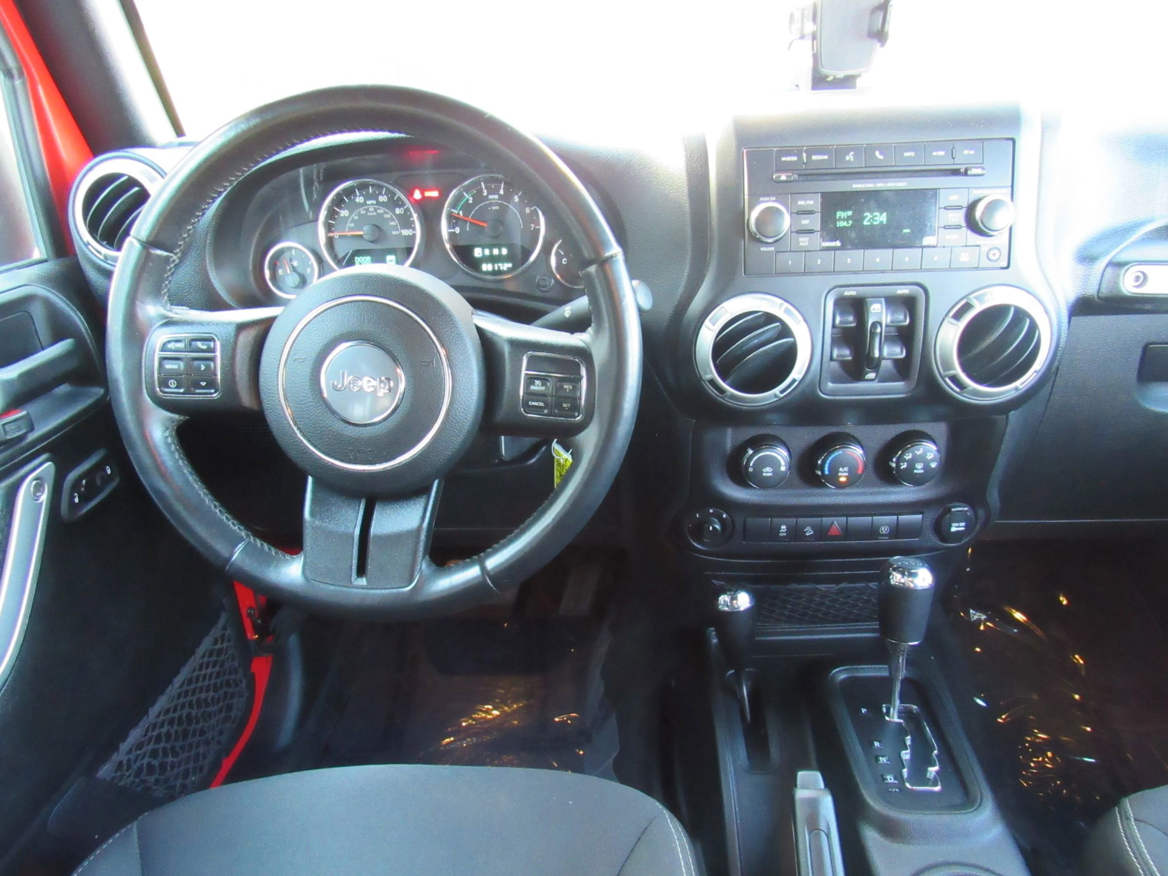 Used 2017 Jeep Wrangler Unlimited Sahara w/ Connectivity Group image 22