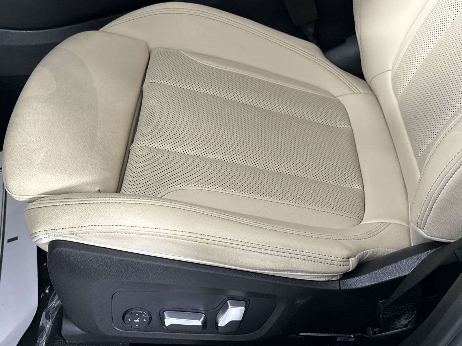 Used 2023 BMW X3 sDrive30i w/ Convenience Package RWD image 12