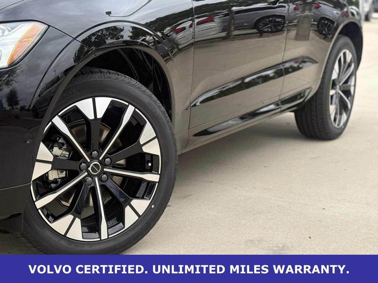 New 2026 Volvo XC60 B5 Plus w/ Protection Package Premier image 11