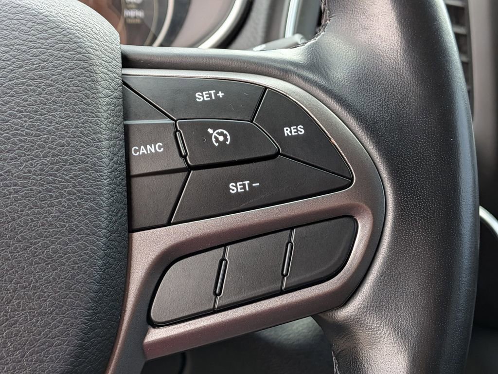 Used 2020 Jeep Cherokee Latitude Plus w/ Cold Weather Group image 17