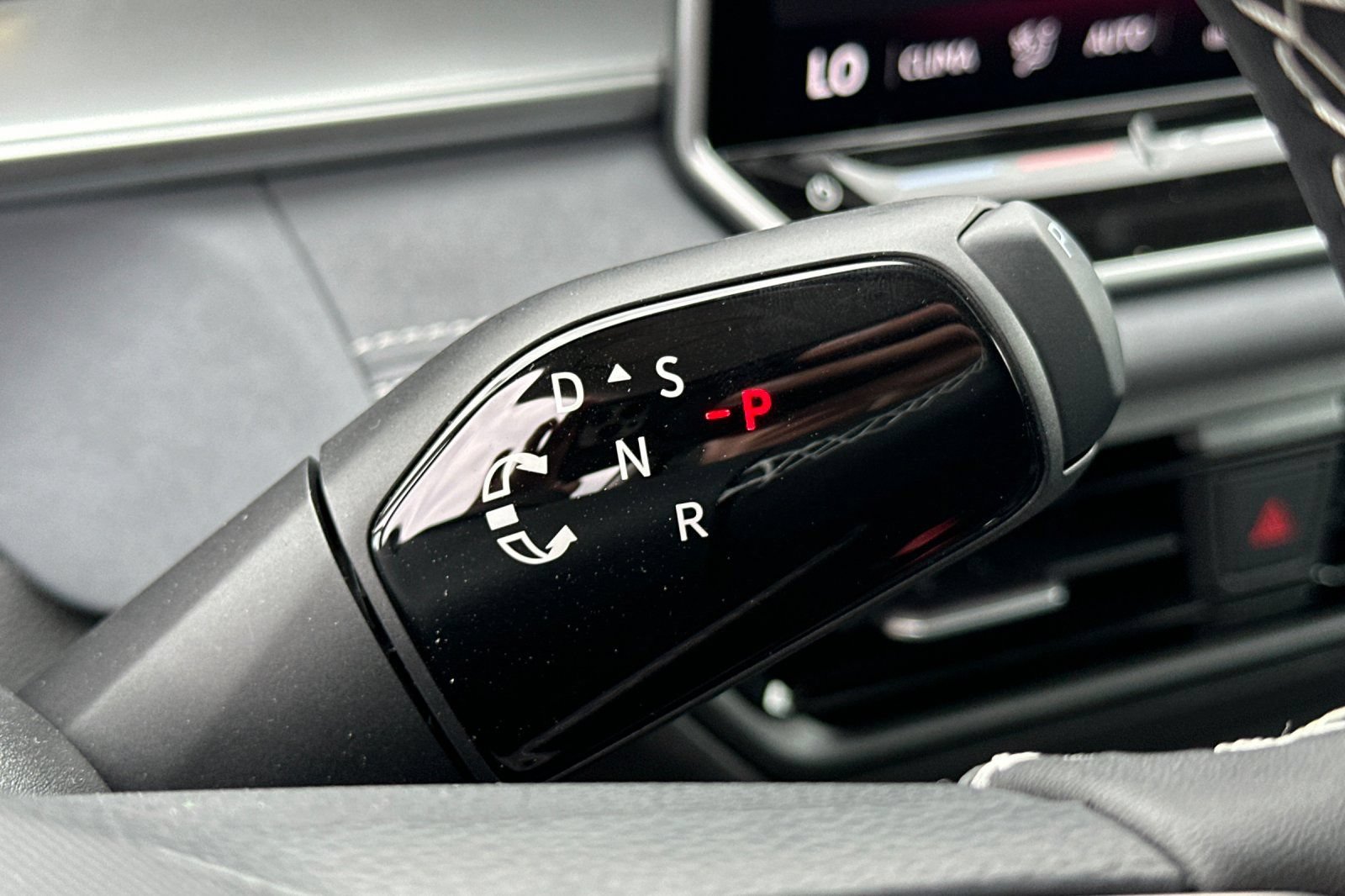 New 2026 Volkswagen Tiguan SE AWD/4WD image 21