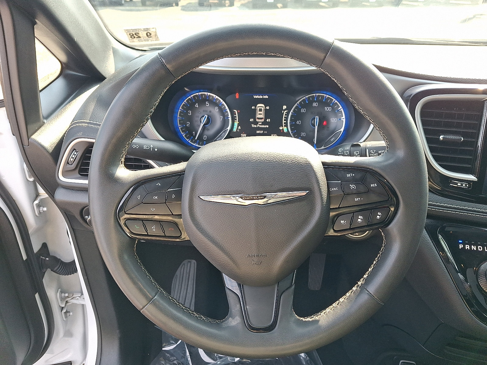 Certified 2023 Chrysler Pacifica Touring-L w/ S Appearance Package AWD/4WD image 20