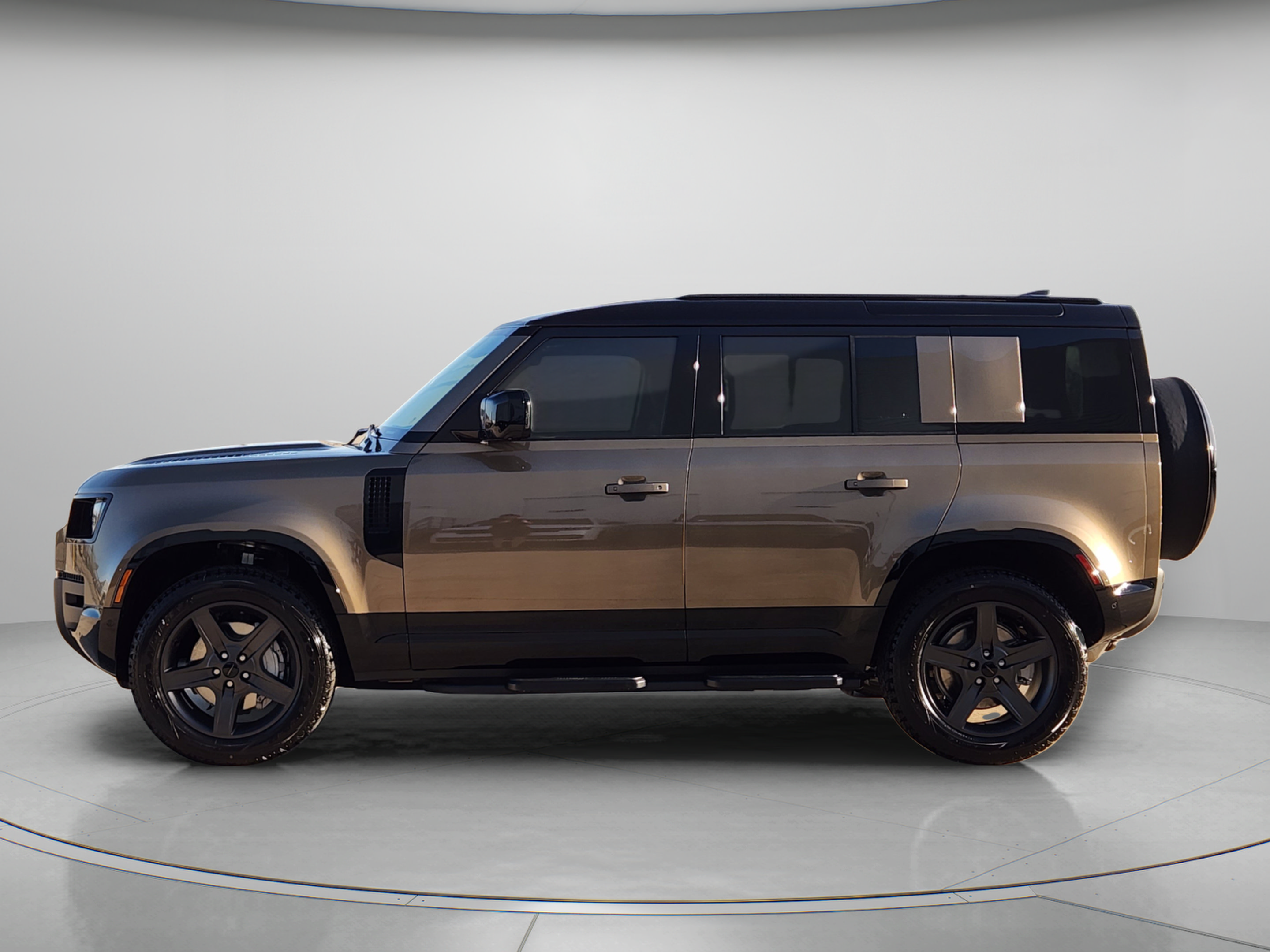Certified 2026 Land Rover Defender 110 X-Dynamic SE AWD/4WD image 2