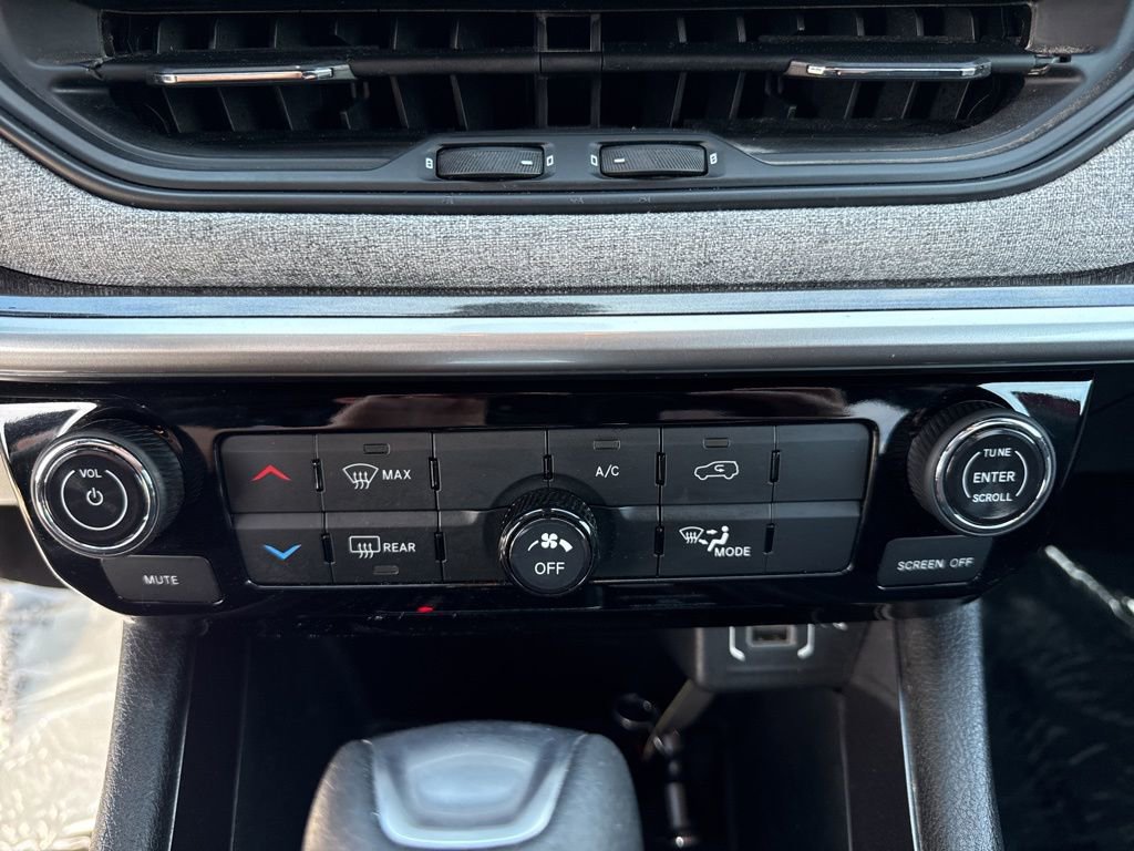 Used 2023 Jeep Compass Sport image 18