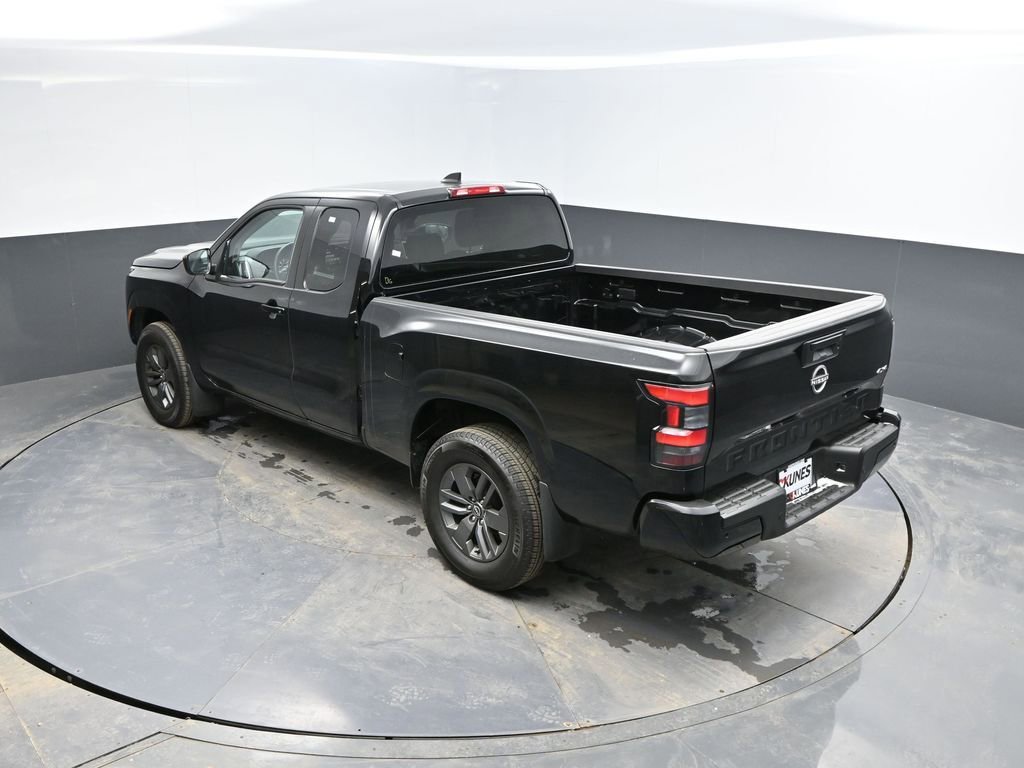 Used 2025 Nissan Frontier SV image 31