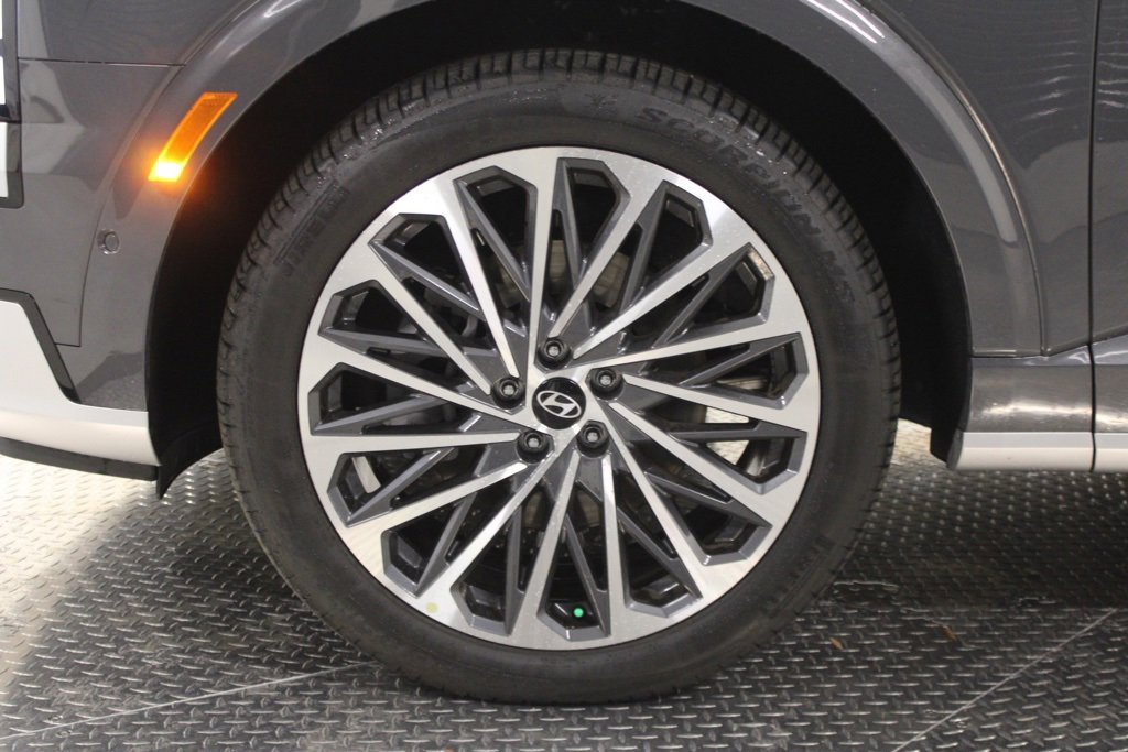 Used 2026 Hyundai Palisade Calligraphy image 16