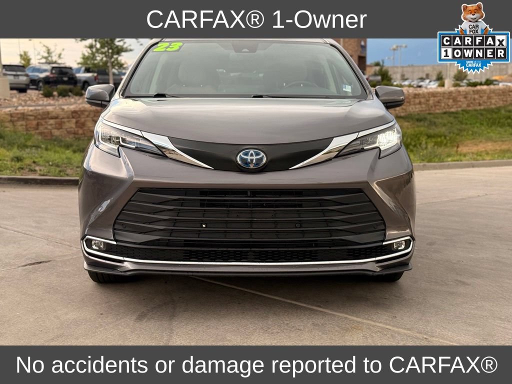 Used 2023 Toyota Sienna XLE w/ XLE Plus Package AWD/4WD image 2