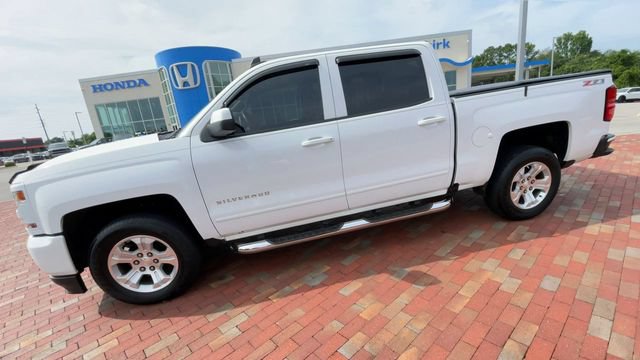 Used 2017 Chevrolet Silverado 1500 LT w/ All Star Edition AWD/4WD image 6