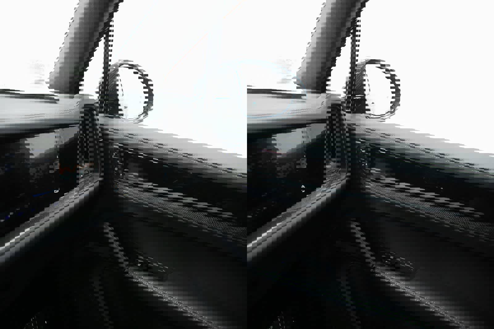 New 2025 Porsche Cayenne GTS image 32