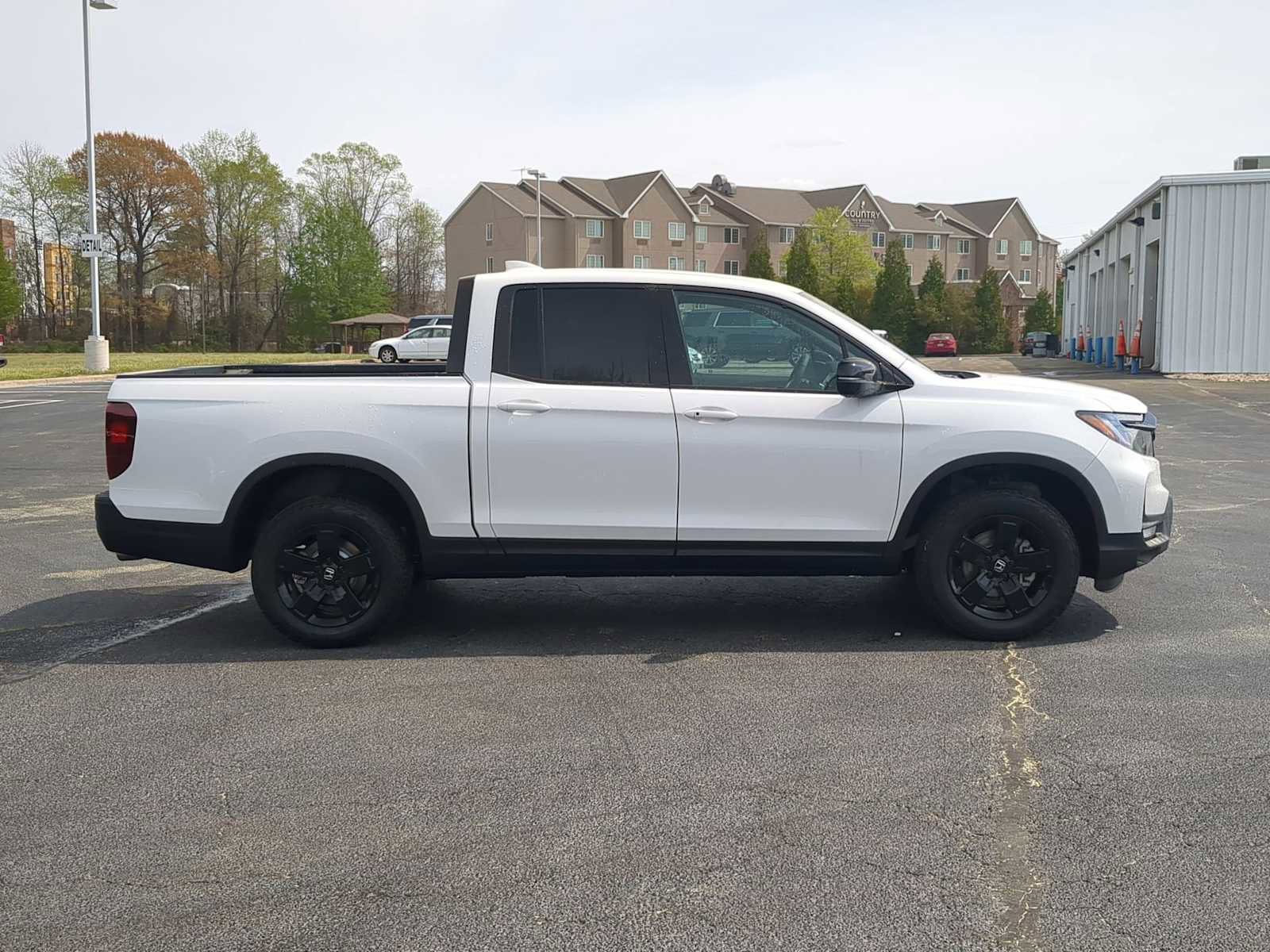 New 2026 Honda Ridgeline Black Edition image 9