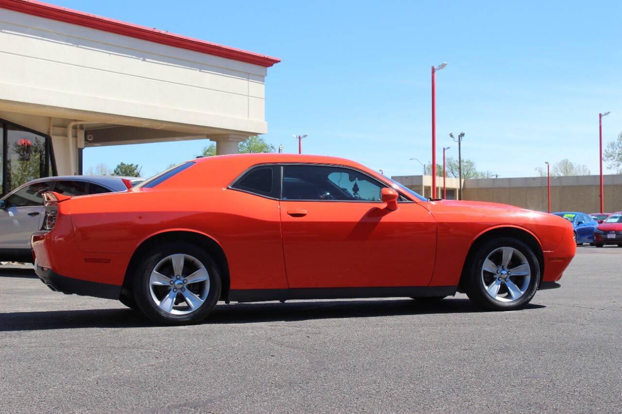 Used 2019 Dodge Challenger SXT RWD image 3