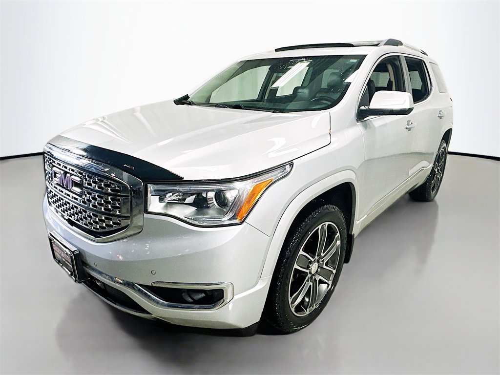 Used 2017 GMC Acadia Denali w/ Technology Package image 2