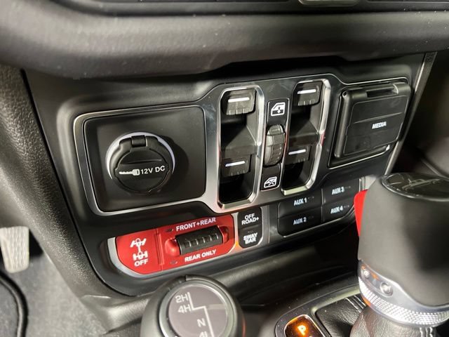 New 2026 Jeep Gladiator Rubicon w/ Steel Power Dome Hood Package AWD/4WD image 24