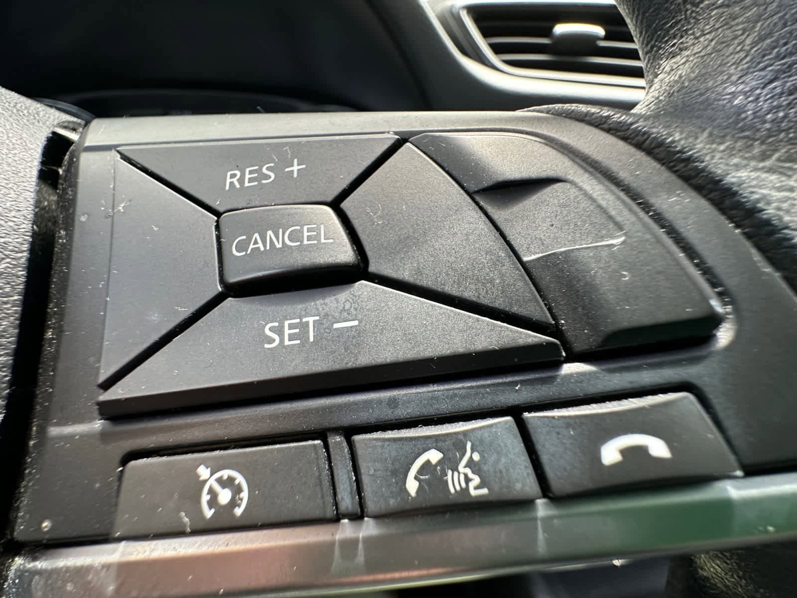 Used 2017 Nissan Rogue S w/ S Appearance Package AWD/4WD image 27