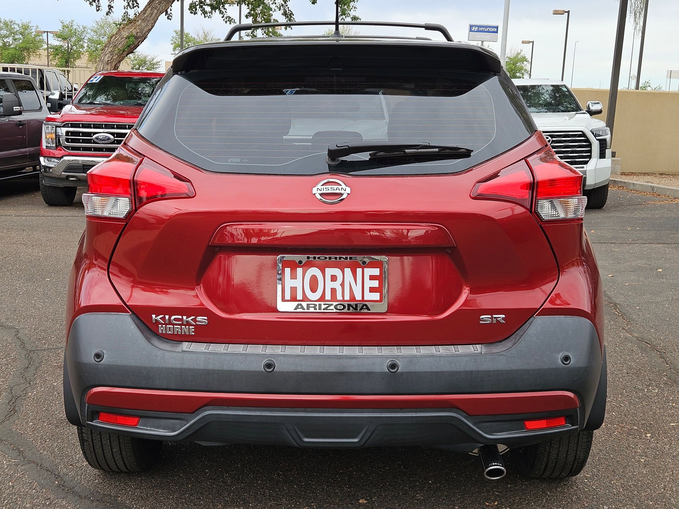 Used 2020 Nissan Kicks SR w/ SR Premium Package FWD image 7
