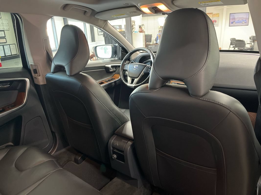 Used 2017 Volvo XC60 T5 Inscription w/ Preferred Option Package FWD image 41
