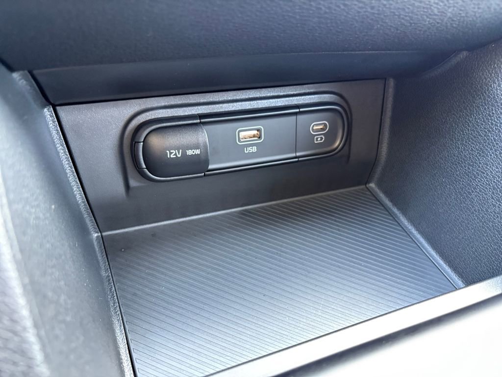 Used 2025 Kia Sportage LX image 26