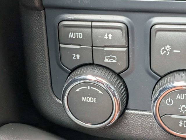 Used 2026 Chevrolet Tahoe High Country AWD/4WD image 24