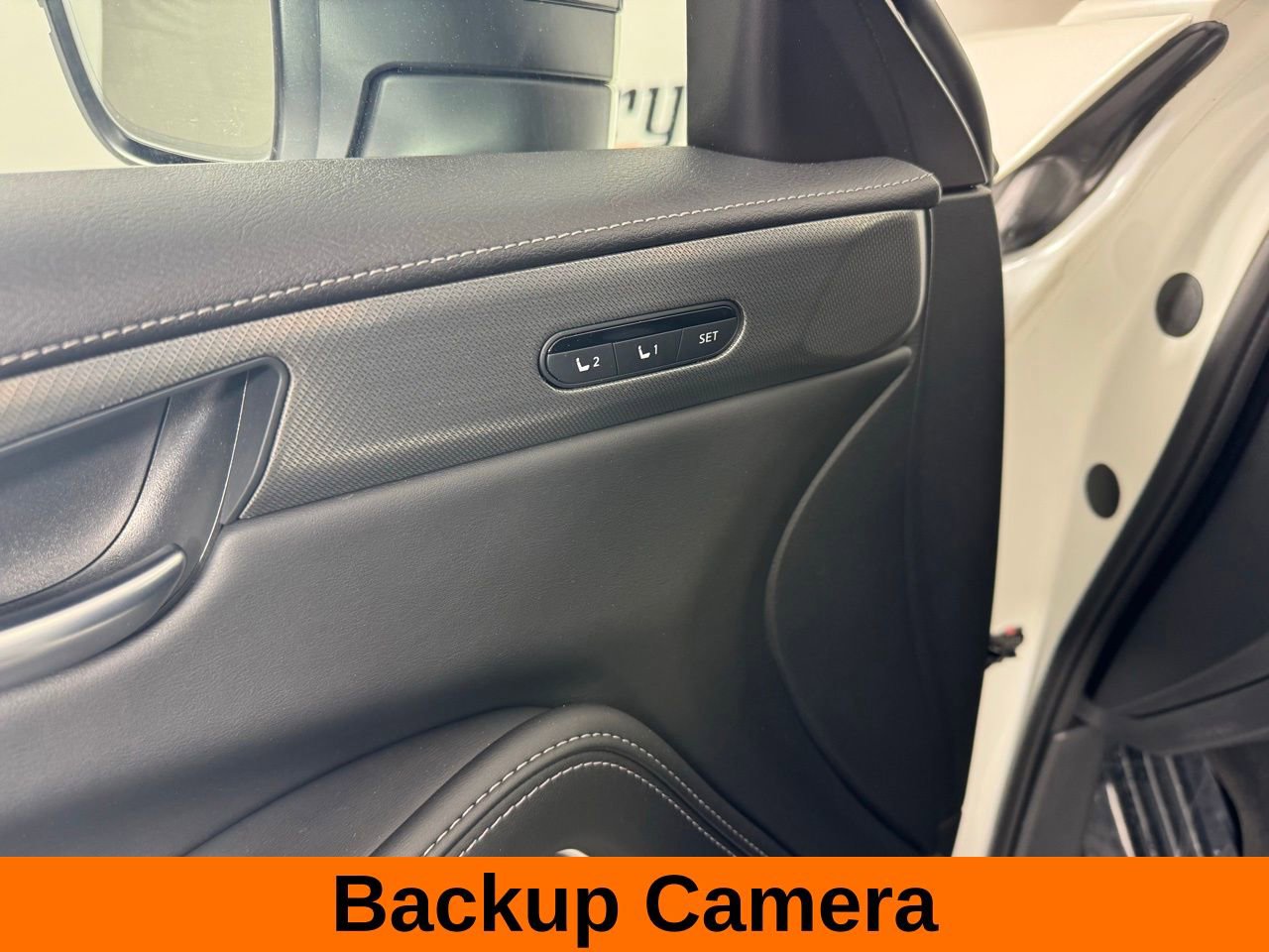 Used 2023 INFINITI QX60 Luxe w/ Performance Audio Package image 11