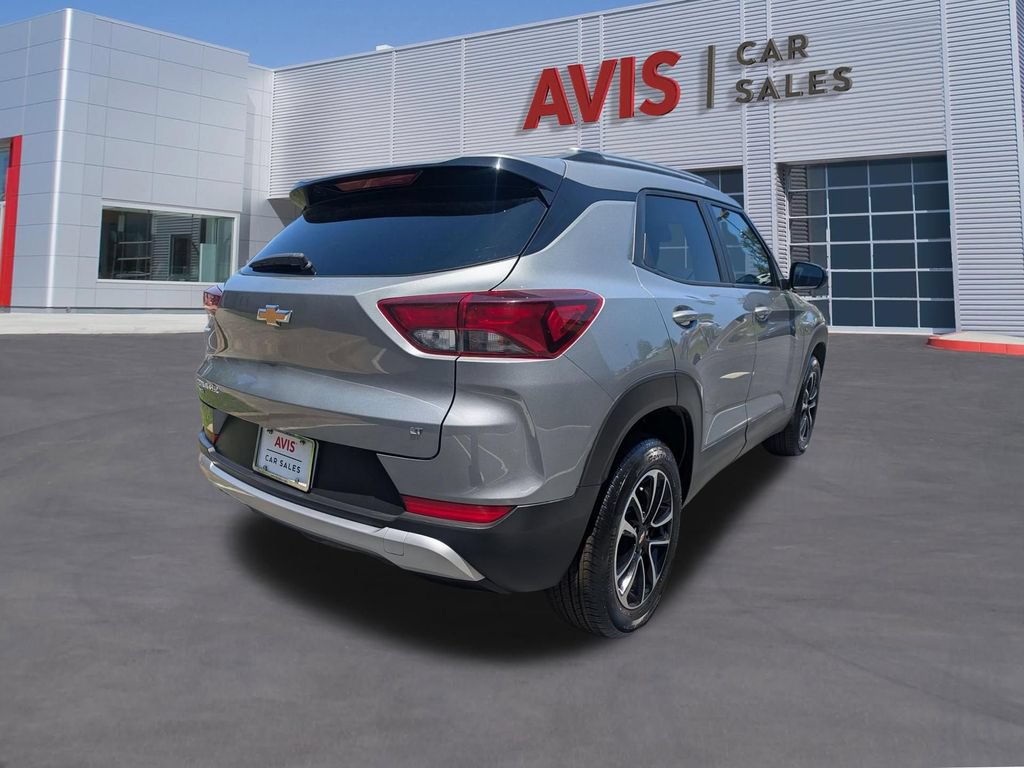 Used 2025 Chevrolet TrailBlazer LT AWD/4WD image 6