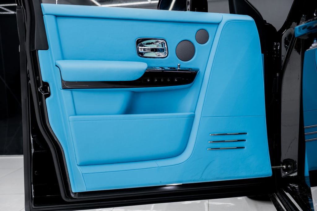 Used 2025 Rolls-Royce Phantom Sedan image 47