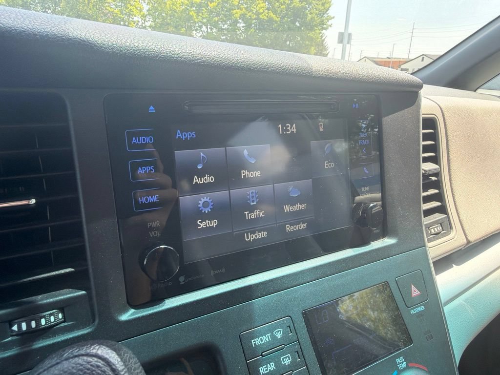Used 2016 Toyota Sienna LE FWD image 30