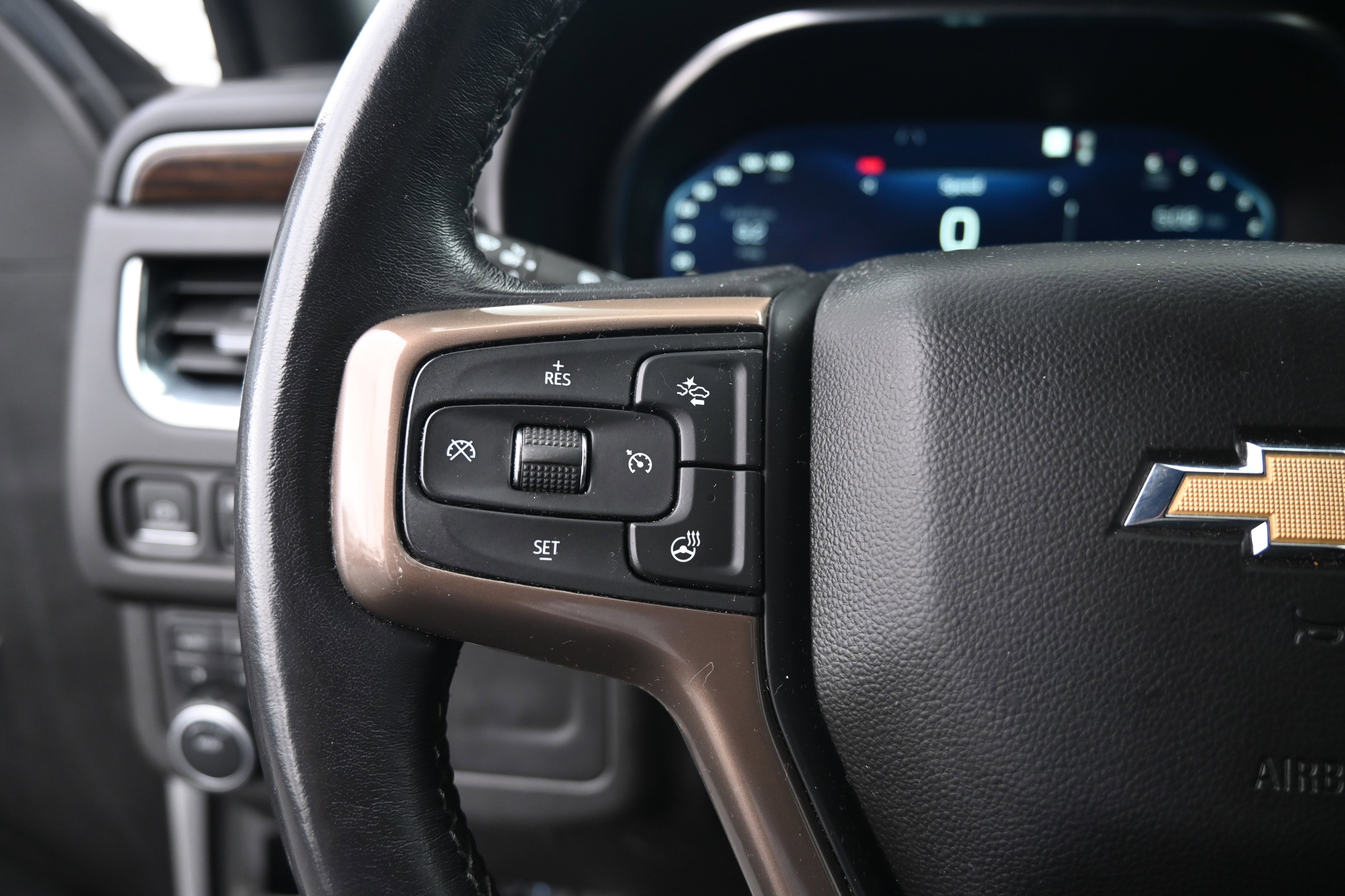 Used 2023 Chevrolet Suburban High Country image 21