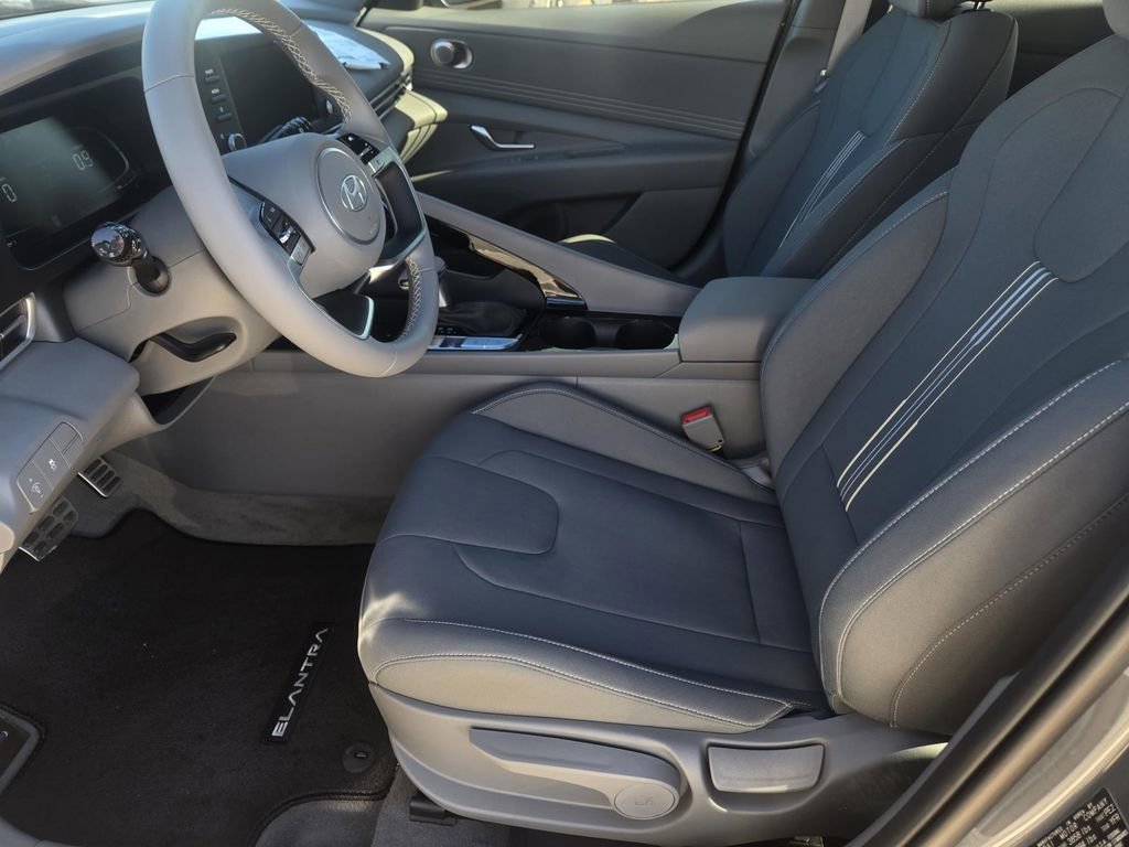 Used 2026 Hyundai Elantra Sport image 14