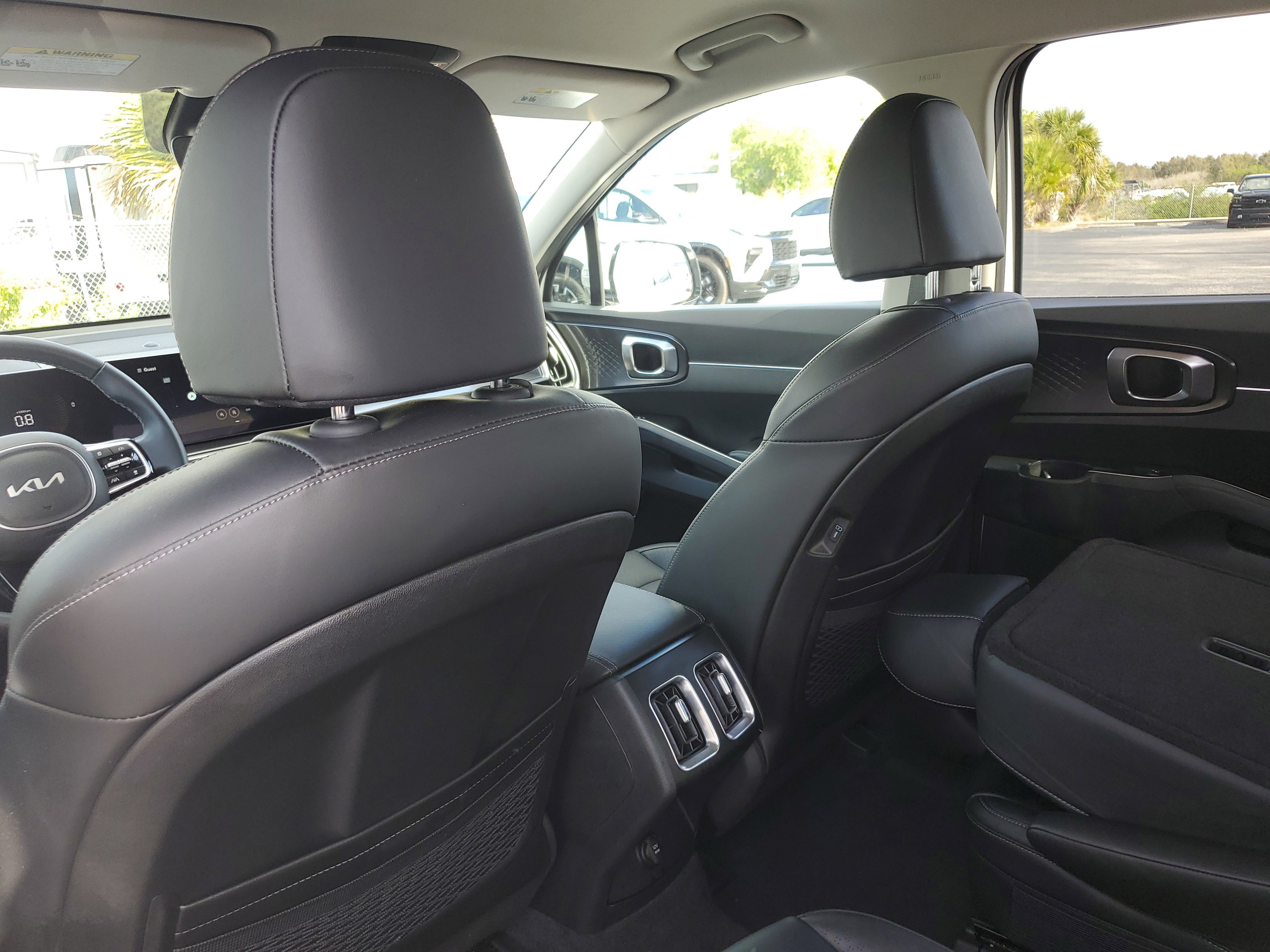 Used 2025 Kia Sorento EX image 11