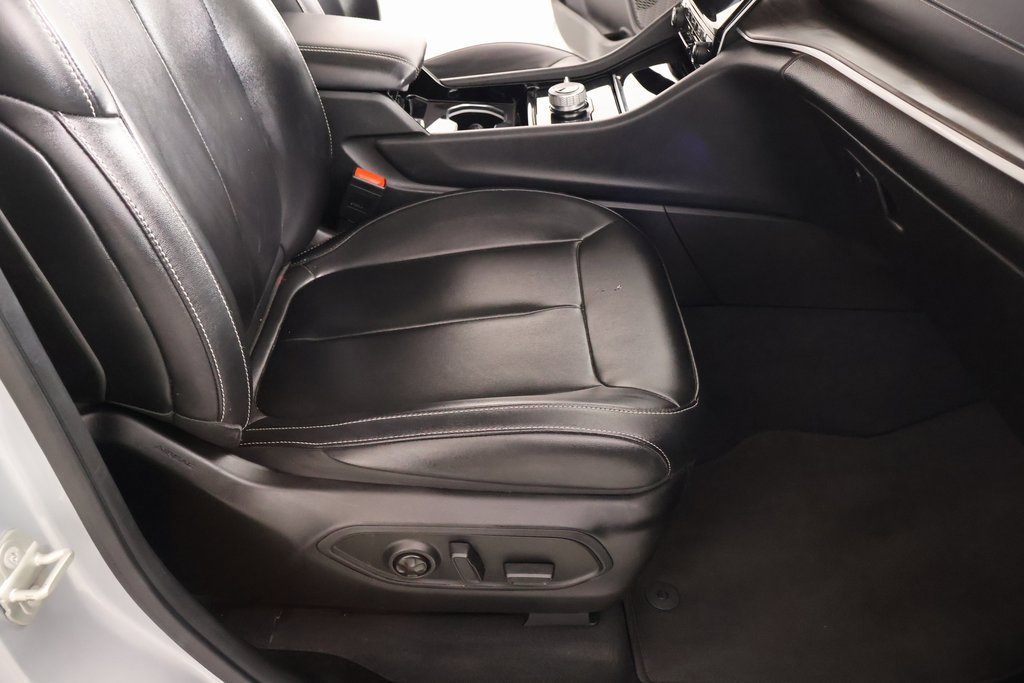 Used 2023 Jeep Grand Cherokee L Limited image 15