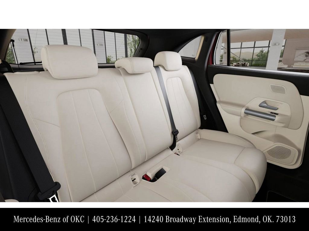 Used 2026 Mercedes-Benz GLA 250 4MATIC image 5