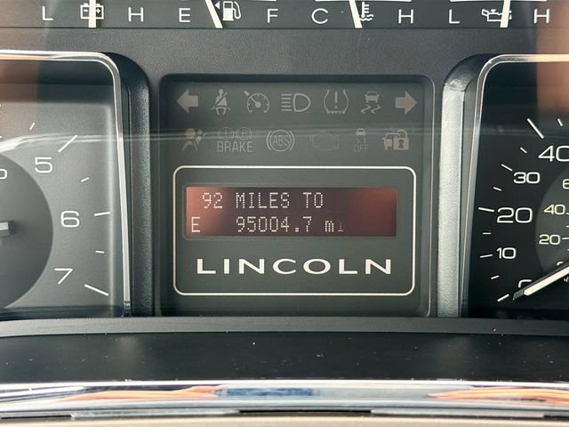 Used 2014 Lincoln Navigator 4WD image 12